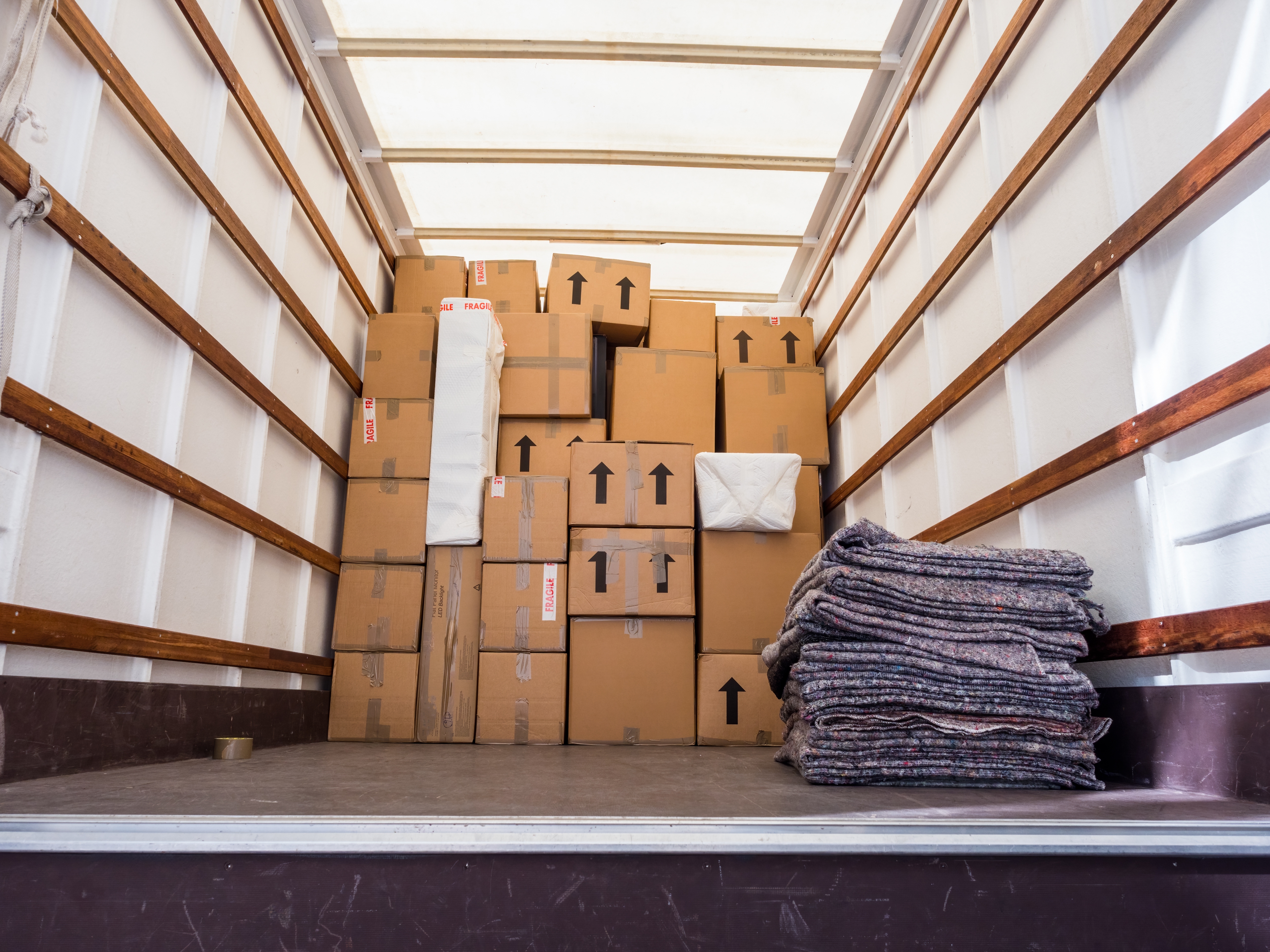 long distance movers who loaded boxes on a truck